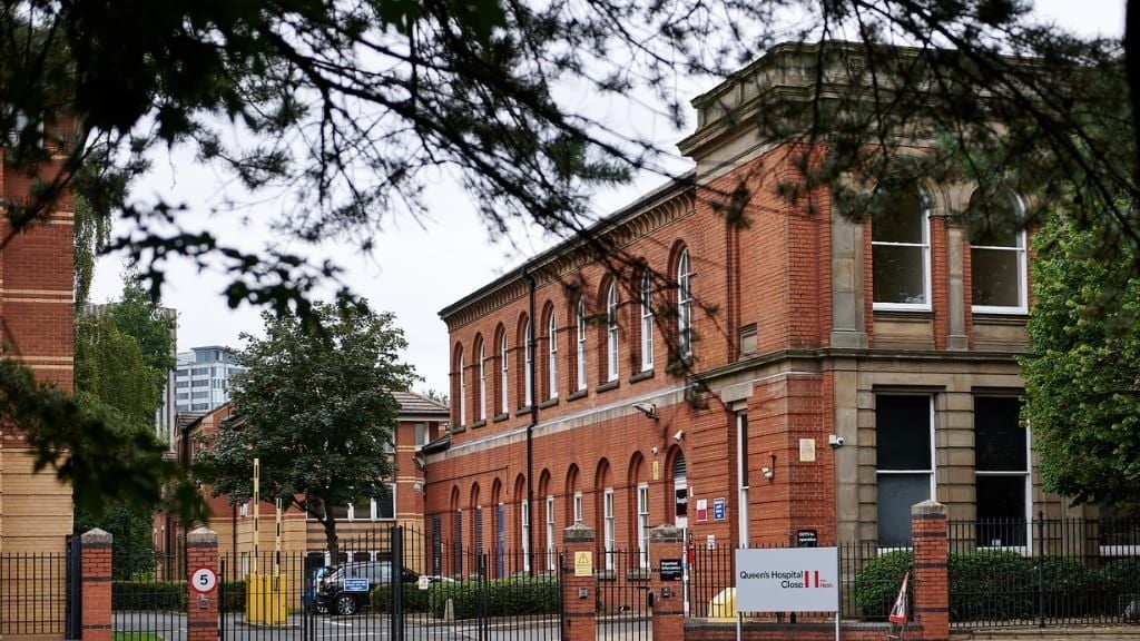 credit: https://host-students.com/locations/birmingham/queens-hospital-close