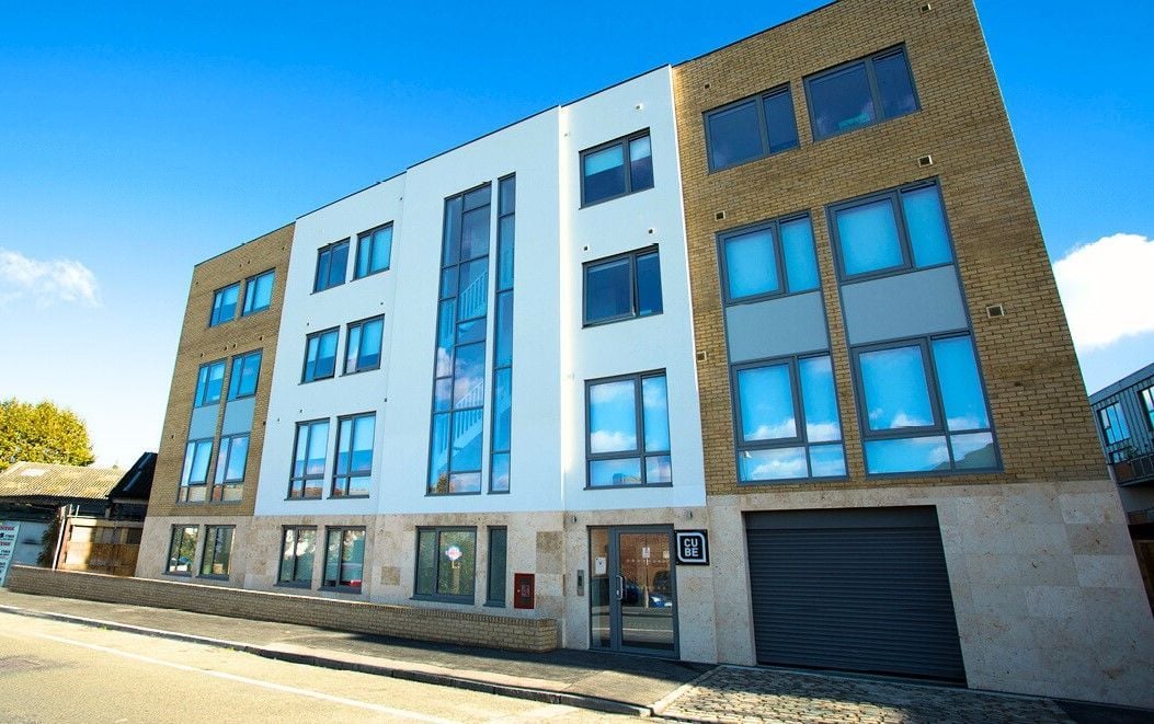 credit: https://wearehomesforstudents.com/student-accommodation/london/cube-greenwich?_gl=1%2a1ep4tn1%2a_up%2aMQ..%2a_ga%2aNjIwNjMwNjc5LjE3NTg4NzQxMzI.%2a_ga_7QP77DPV11%2aczE3NTg4NzQxMzEkbzEkZzEkdDE3NTg4NzYzMDEkajYwJGwwJGgw