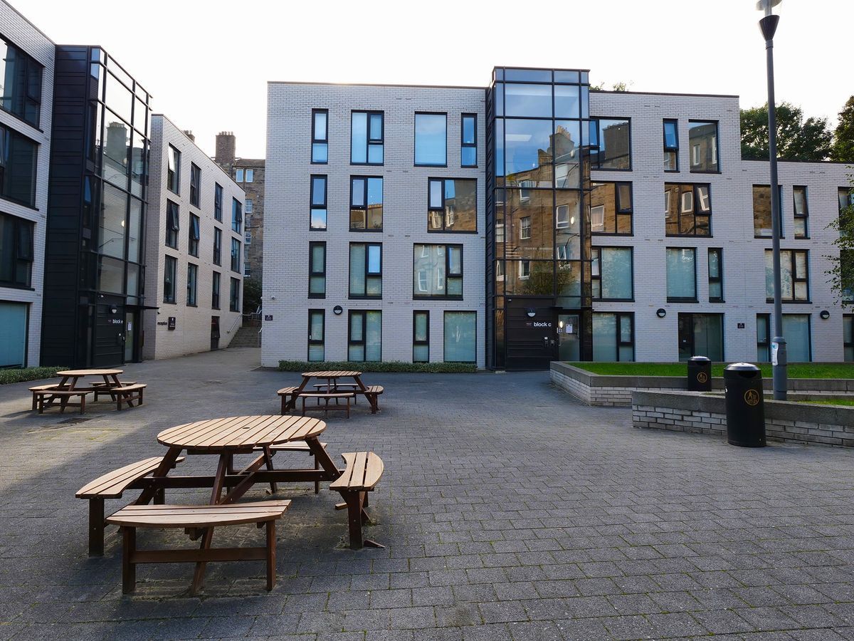 credit: https://prestigestudentliving.com/student-accommodation/edinburgh/gateway-apartments