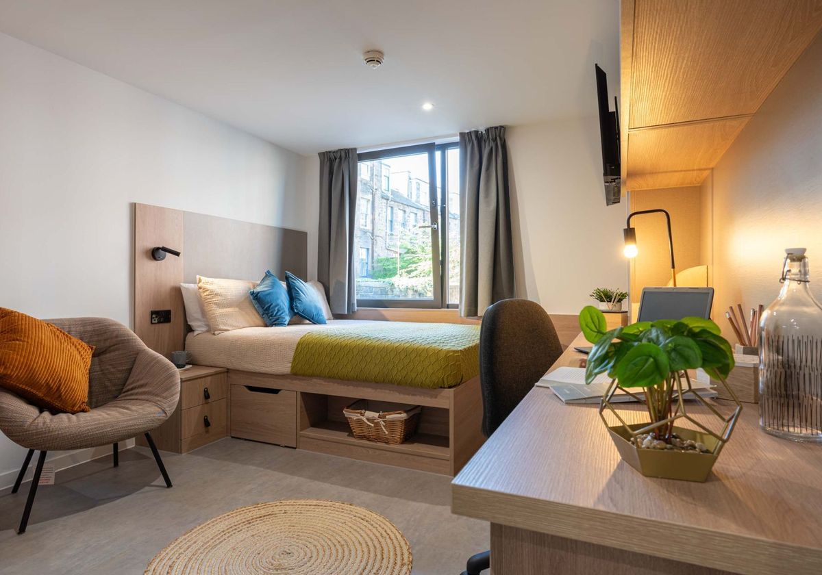 credit: https://www.downingstudents.com/student-accommodation/edinburgh/the-mont/