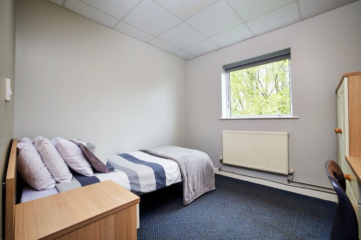 credit: https://bloom-digital.s3.eu-west-2.amazonaws.com/askham/wp-content/uploads/2025/01/20142403/Ensuite-Bedroom-2.jpg