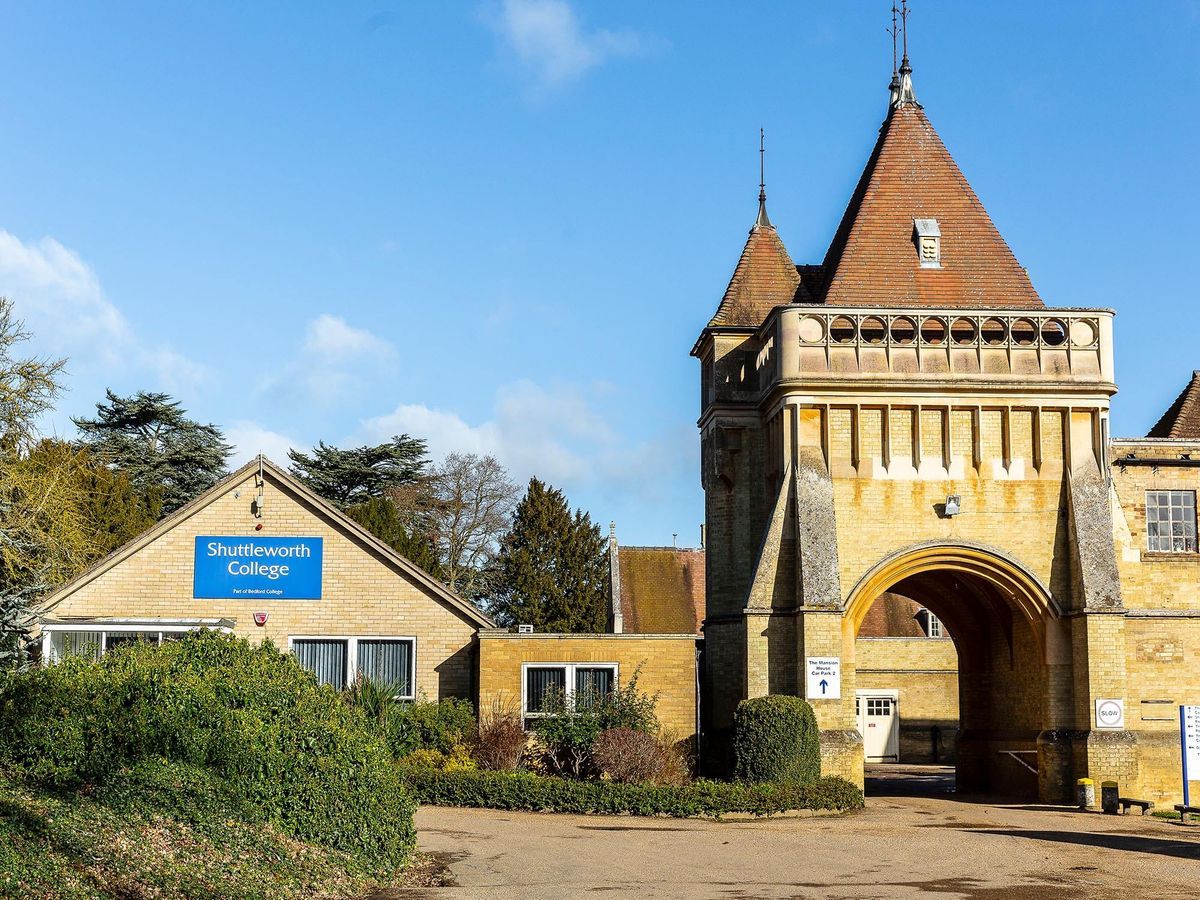 credit: https://bedfordcollegegroup.ac.uk/colleges-and-campuses/shuttleworth-college/halls-of-residence/