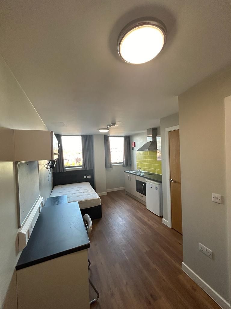 credit: https://studentfm.co.uk/wp-content/uploads/2025/05/8908649.jpg