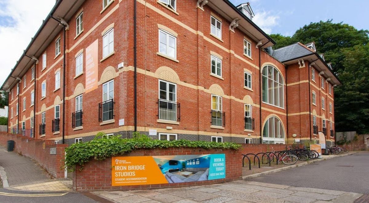 credit: https://wearehomesforstudents.com/student-accommodation/exeter/iron-bridge-studios