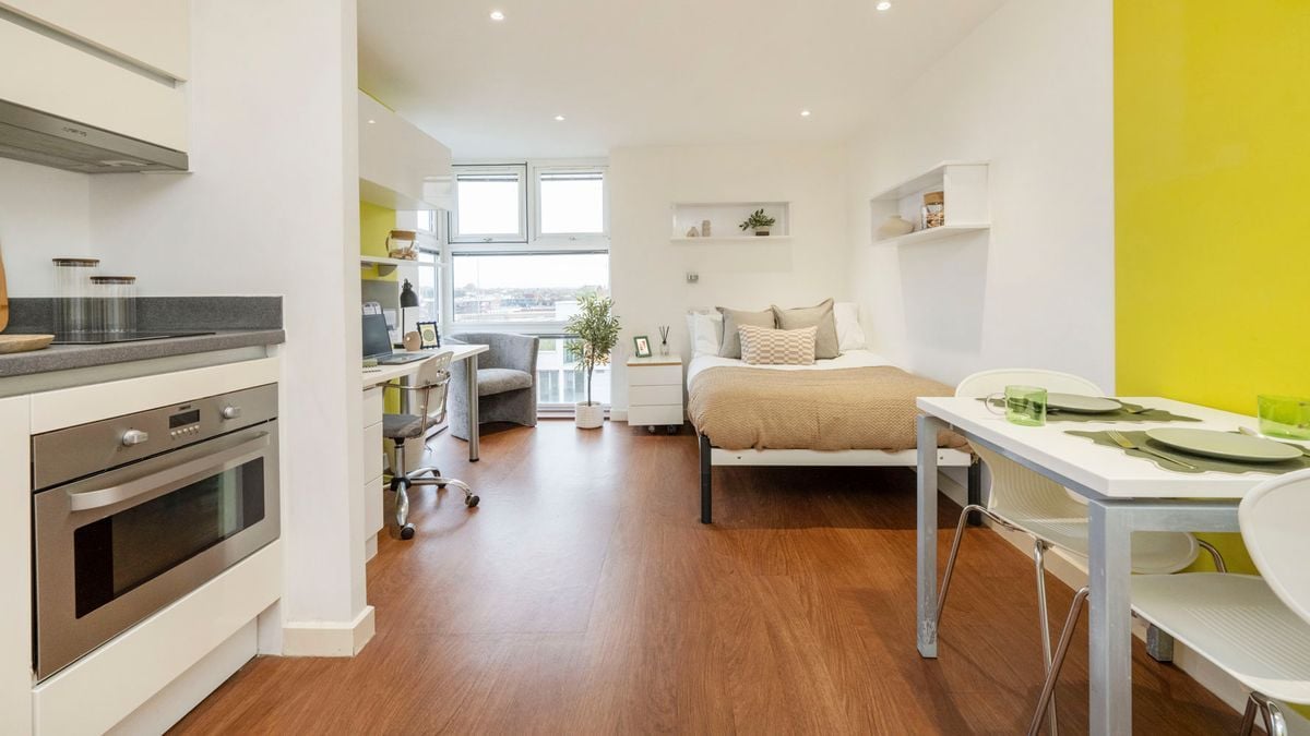 credit: https://www.gradpadlondon.com/london/griffon-studios/photogallery