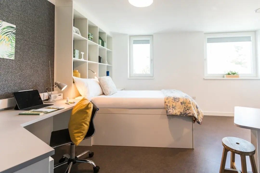 credit: https://apartostudent.com/locations/brighton/vogue-studios