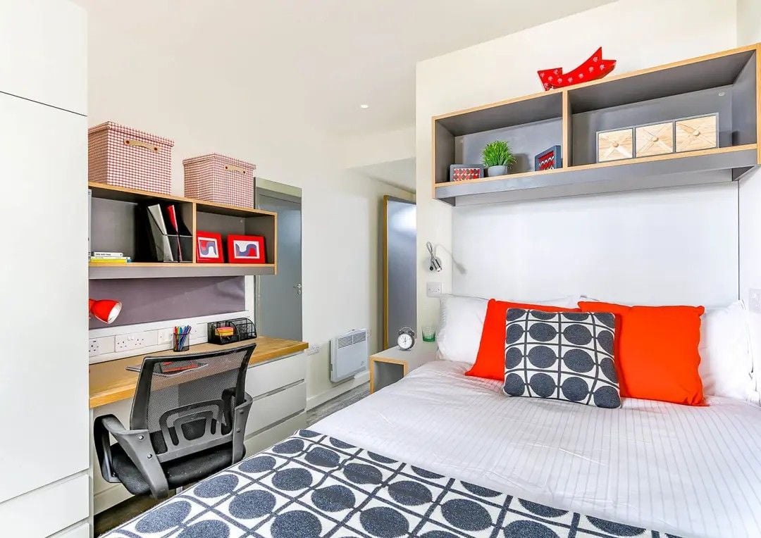 credit: https://apartostudent.com/locations/brighton/stoneworks
