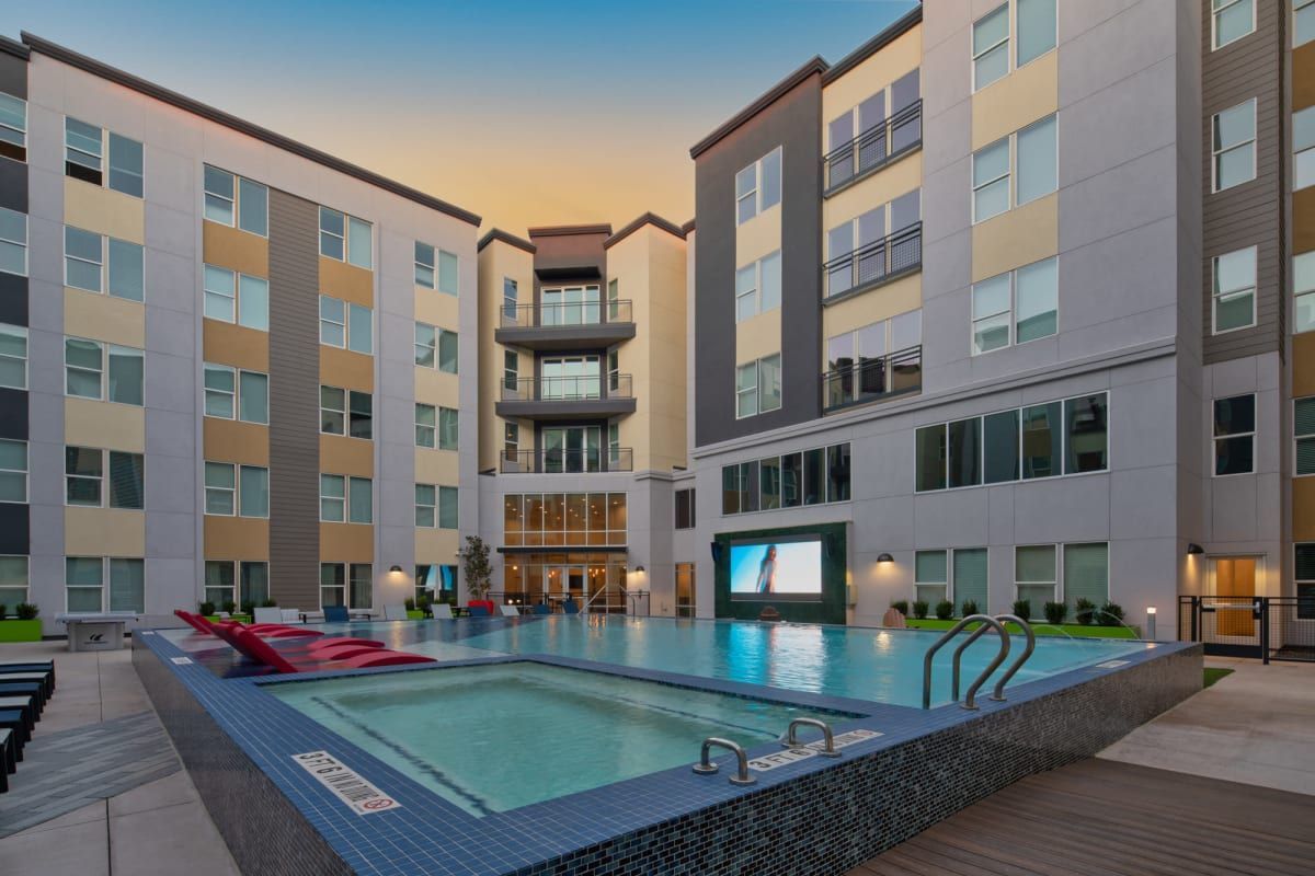 credit: https://www.tower5040.com/apartments/tx/houston/gallery