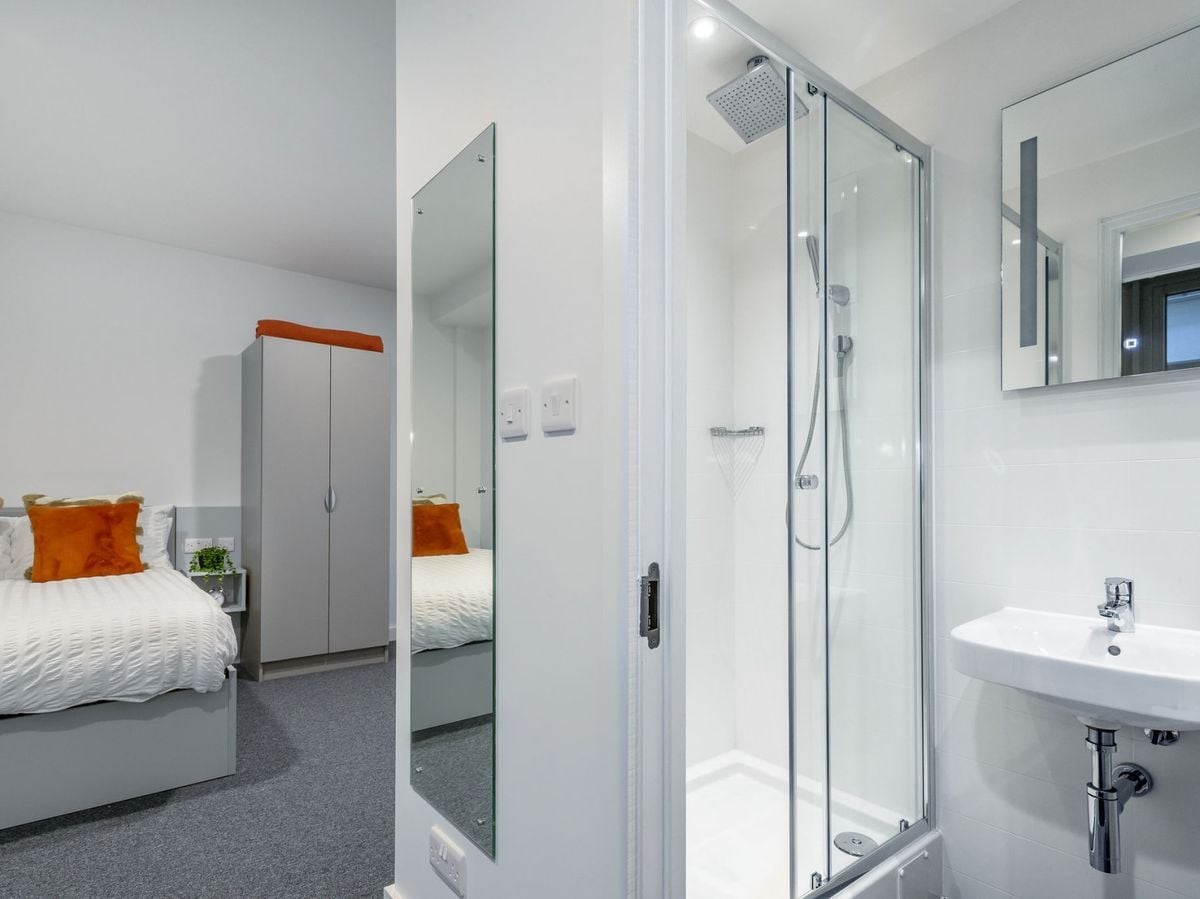 credit: https://www.truestudent.com/leicester