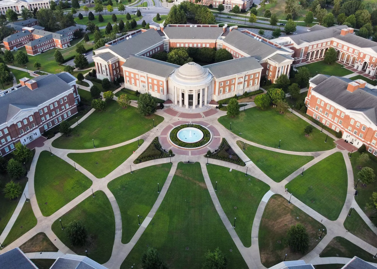 credit: https://rolltide.com/sports/2024/12/4/the-university-of-alabama-campus