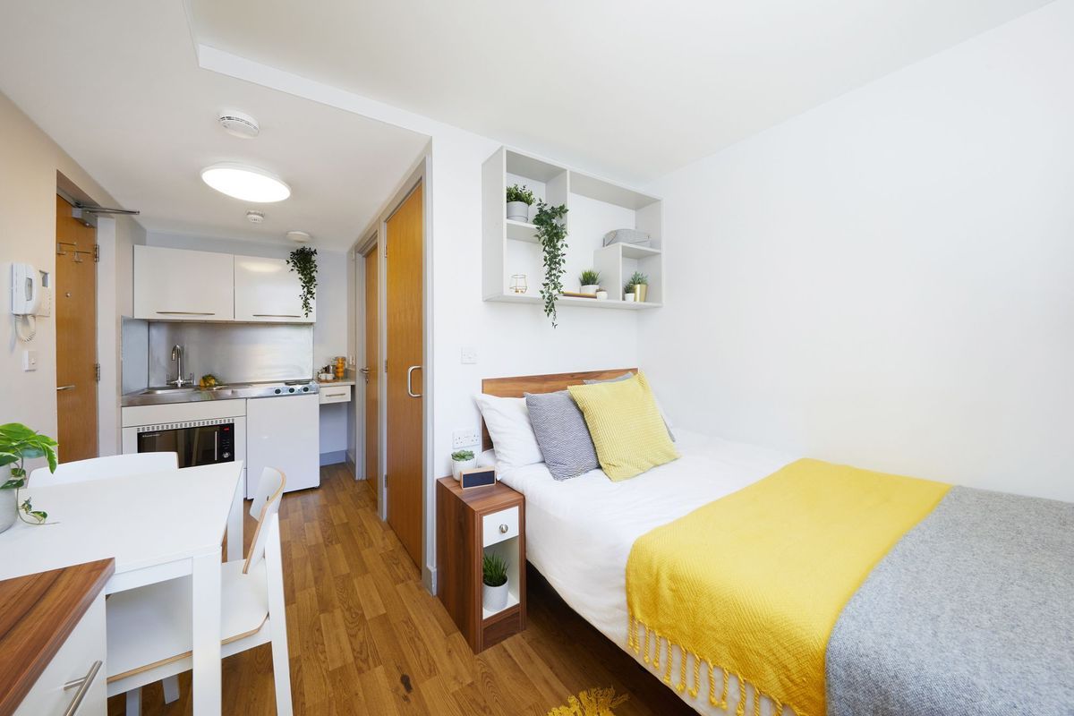 credit: https://www.collegiate-ac.com/uk-student-accommodation/portsmouth/st-james-street