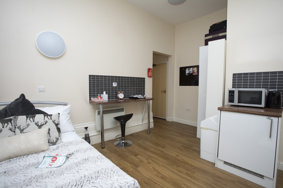 credit: https://www.studentcastle.co.uk/locations/manchester-daisybank-villas/