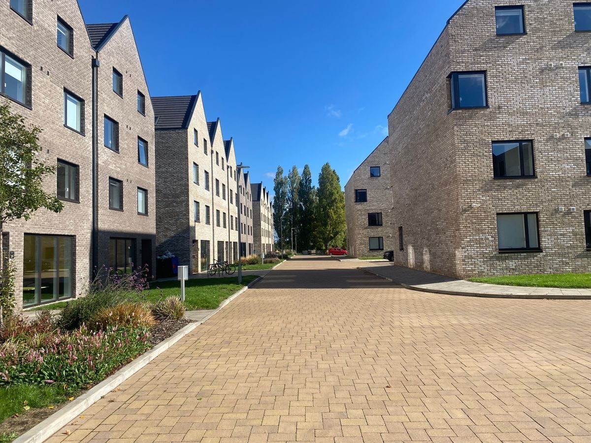 credit: https://www.capitolstudents.com/locations/warwick/warwick-westwood-student-mews