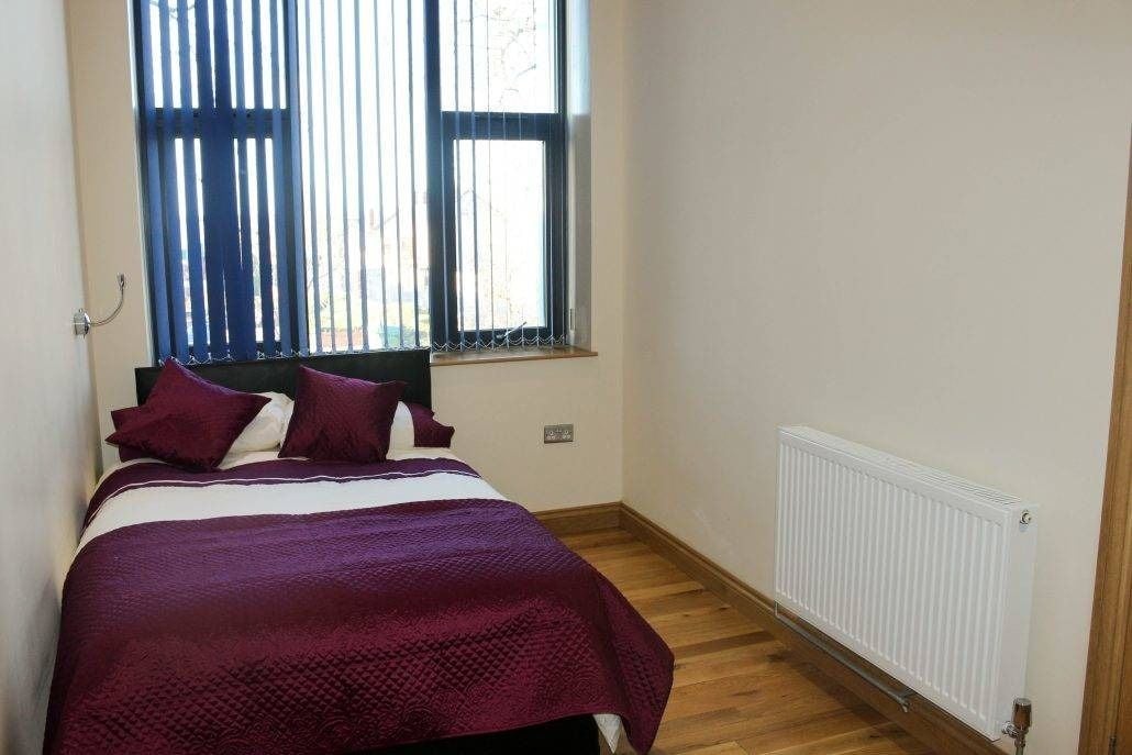 credit: https://booking.thestudentlodge.co.uk/Student_Portal/Media/RoomType/En-suite%201.jpg
