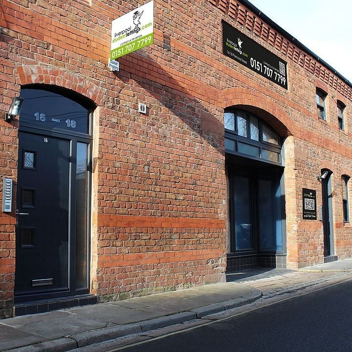 credit: https://www.liverpoolstudentlettings.com/accommodation/pomonastreet/files/stacks-image-ca837f6.jpg