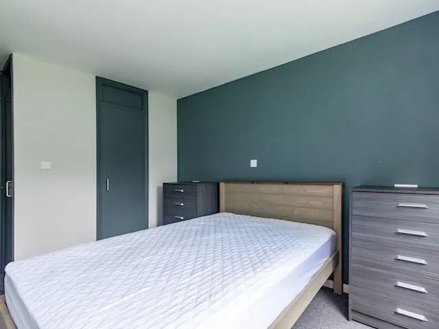 credit: https://varsitystudentliving.co.uk/wp-content/uploads/2025/04/Varsity-Clifton-Bedroom1.webp