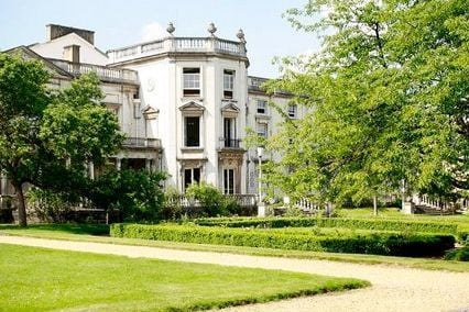 credit: http://www.pmdevereux.com/Projects/All-Projects/Duchesne-Building,-Roehampton-University.aspx