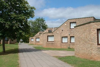 credit: http://www2.warwick.ac.uk/services/accommodation/studentaccommodation/all/campus/residences/whitefields/photos