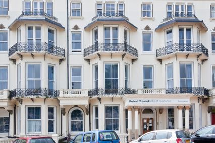 credit: http://www.rooststudents.co.uk/robert-tressell-halls-of-residence-managed-by-university-of-brighton/