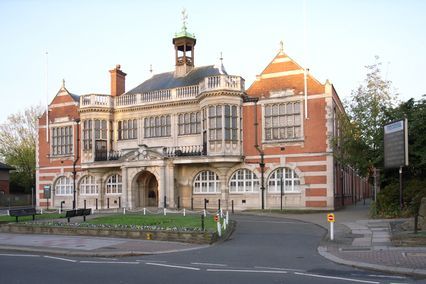 credit: http://commons.wikimedia.org/wiki/File:Hendon_Town_Hall.jpg