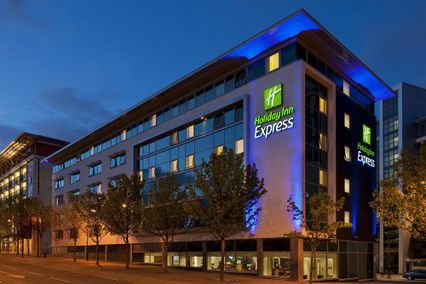 credit: http://www.hotels.com/ho274108/holiday-inn-express-newcastle-city-centre-newcastle-upon-tyne-united-kingdom/