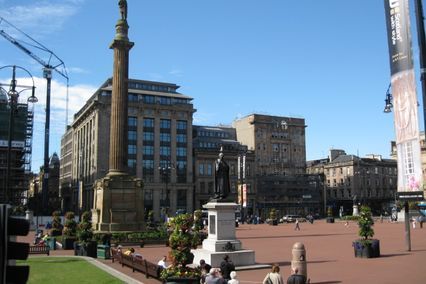 credit: http://reportingbritishisles.wordpress.com/2009/06/23/students-get-a-taste-of-glasgow-and-golf/img_1026/
