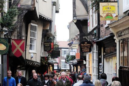credit: http://blog.interflora.co.uk/womans-garden-is-tourist-hotspot/christmas-shopping/