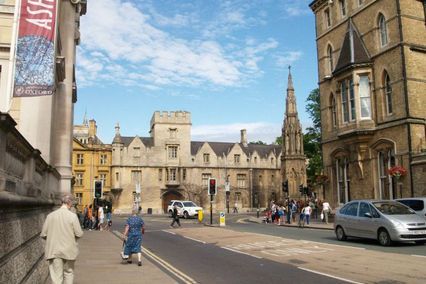 credit: http://halistanbul.com/ebulten/ekim2012/oxford-town-centre