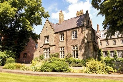 credit: http://university.which.co.uk/york-st-john-university-y75