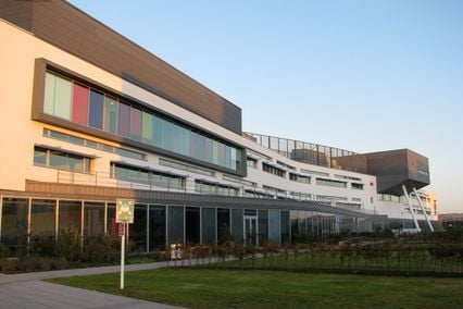 credit: http://en.wikipedia.org/wiki/File:Queen_Margaret_University_main_building.jpg