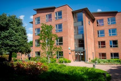 credit: https://www.edgehill.ac.uk/images/study/home/accommodationGallery/halls6.jpg