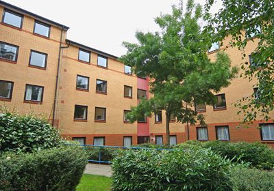 credit: http://www.studygroup.com/isc/kingston/Images_Content/kulisc_chancellors_halls_residence.jpg