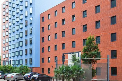 credit: http://www.leedsmet.ac.uk/accommodation/images/735_x_490_outside.jpg