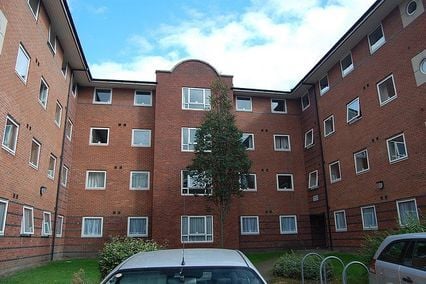 credit: https://www.flatmaterooms.co.uk/m/0/18963/0.jpg
