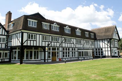credit: http://www.mdx.ac.uk/__data/assets/image/0005/169988/Accomodation_Writtle-House_Exterior.jpg