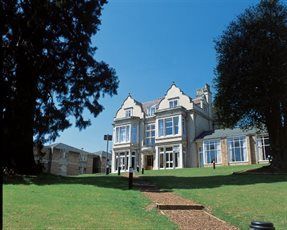 credit: https://www.royalholloway.ac.uk/studyhere/Accommodation/Graphics/hallsofresidence/Kingswoodexterior-Cropped-287x230.jpg