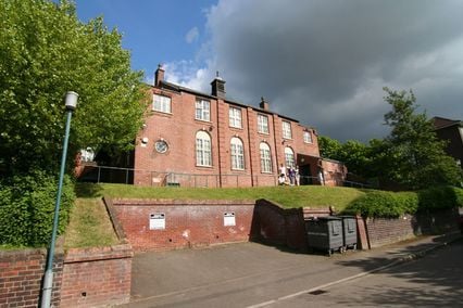 credit: http://www.shu.ac.uk/accommodation/residences/images/park-house/large/outside.jpg