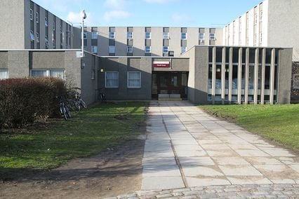credit: http://www.abdn.ac.uk/accommodation/gallery/images/album7/wavel.jpg