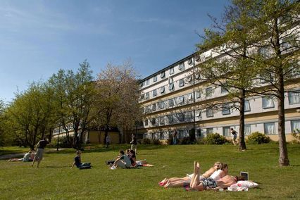 credit: http://www.bath.ac.uk/study/ug/accommodation/types/campus/westwood/images/26490-219.jpg