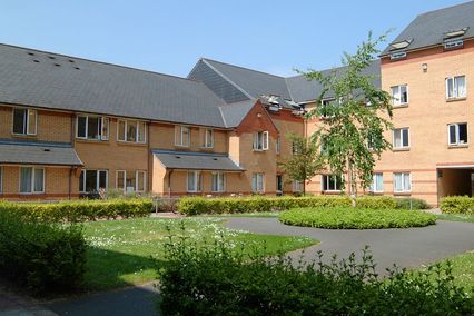 credit: http://www.exeter.ac.uk/media/universityofexeter/campusservices/accommodation/images/residences/jamesowencourt/james-owen-shot-inside-court.jpg