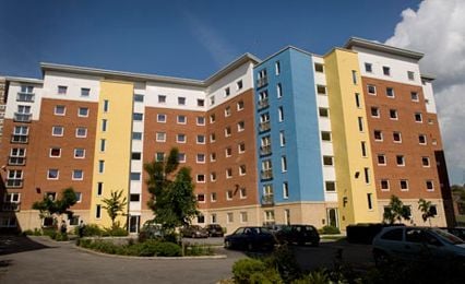 credit: http://www.mansionstudent.co.uk/leeds-student-accommodation/leodis/images/Ig_05_leodis_building.jpg