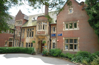 credit: http://www2.le.ac.uk/offices/accommodation/student-accommodation/oadby-student-village/beaumont-and-digby-hall-1/images/Digby-House-Front.png/image_preview