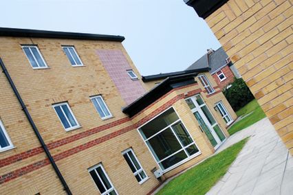 credit: http://brayfordcourt.co.uk/img/SLIDER2.jpg