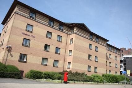 credit: http://static.laterooms.com/hotelphotos/laterooms/179184/gallery/weston-hall-manchester_251120141341192267.jpg
