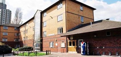 credit: http://www.lboro.ac.uk/media/wwwlboroacuk/content/campusliving/hallpicslarge/butler-court.jpg