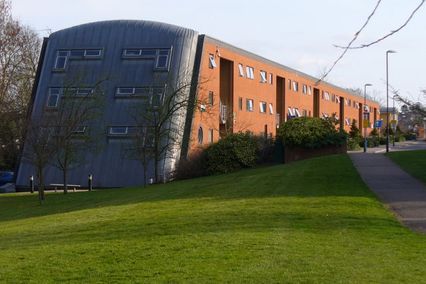 credit: http://s0.geograph.org.uk/geophotos/01/21/62/1216217_f144c754.jpg