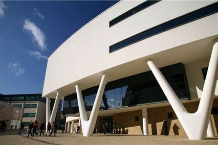 credit: http://www.thecompleteuniversityguide.co.uk/imagecache/file/fit/700x700/media/1129716/creative_arts_building.jpg