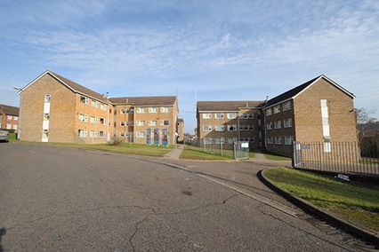 credit: http://privatehalls.co.uk/property/the-mansion-group-avon-way-house-colchester/