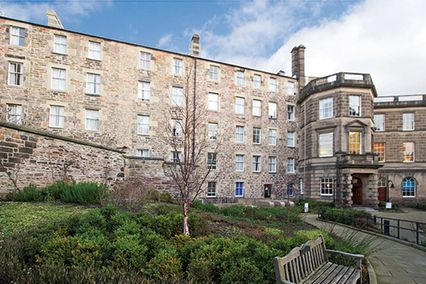 credit: http://www.accommodationforstudents.com/studentprivatehalls/lphs.asp?id=68&city=Edinburgh