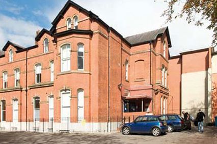 credit: http://www.mansionstudent.co.uk/manchester-student-accommodation/mansion-bank-flats/
